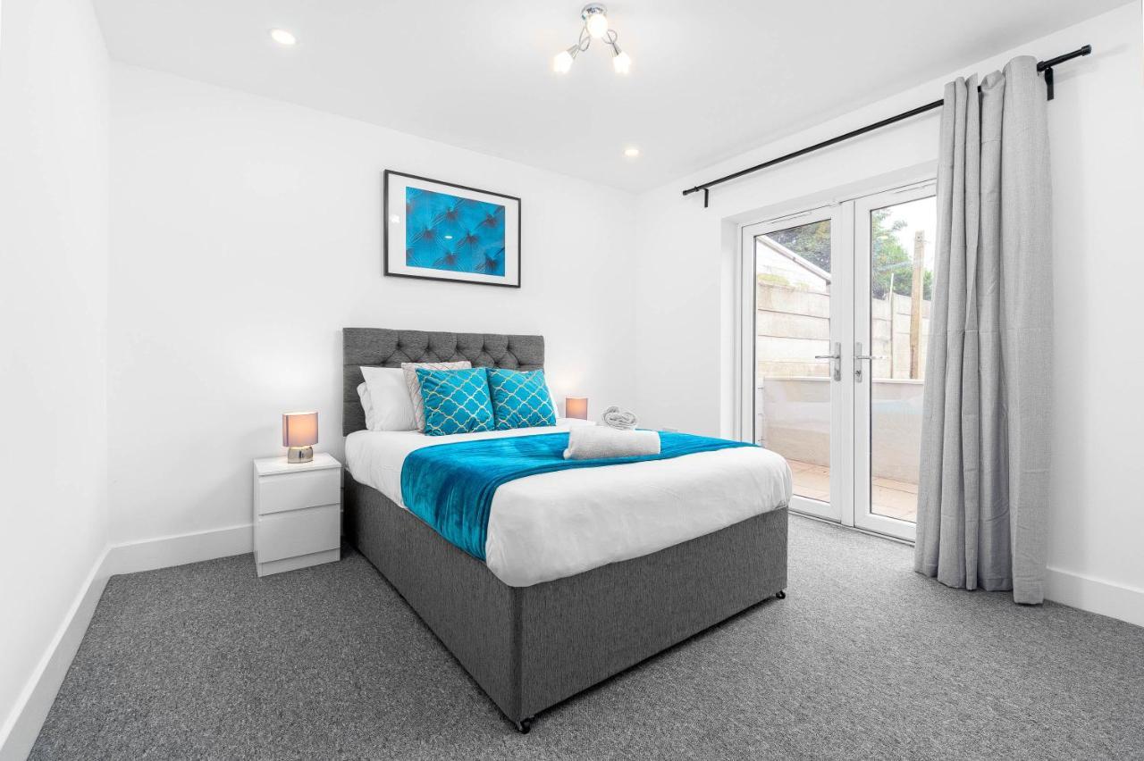 5 Bedroom House - 10 Guests - Multiple Off Street Parking - Garden - Smart Tv - Wifi - Contractors - Families - Groups Birmingham Buitenkant foto