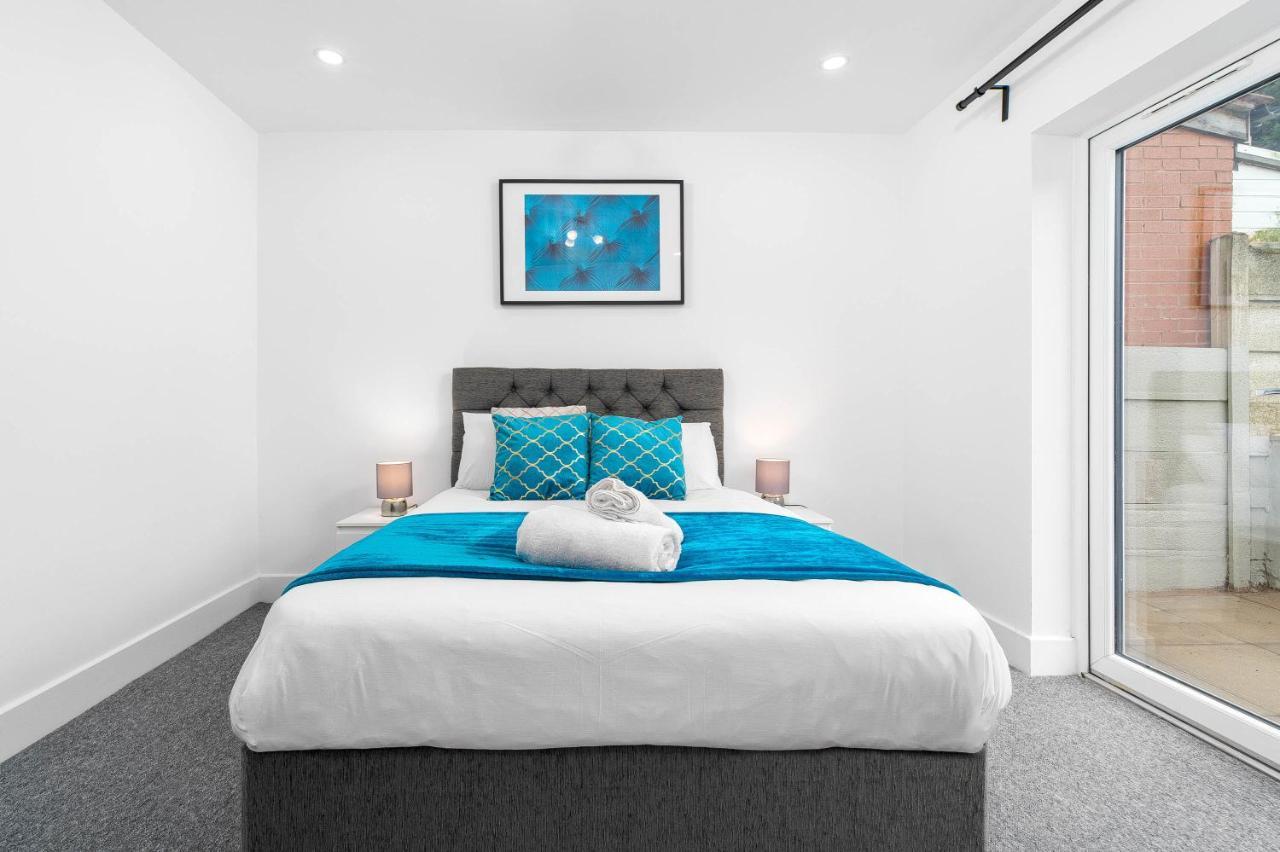 5 Bedroom House - 10 Guests - Multiple Off Street Parking - Garden - Smart Tv - Wifi - Contractors - Families - Groups Birmingham Buitenkant foto