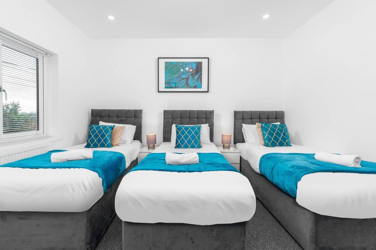 5 Bedroom House - 10 Guests - Multiple Off Street Parking - Garden - Smart Tv - Wifi - Contractors - Families - Groups Birmingham Buitenkant foto