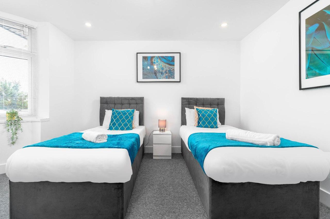 5 Bedroom House - 10 Guests - Multiple Off Street Parking - Garden - Smart Tv - Wifi - Contractors - Families - Groups Birmingham Buitenkant foto