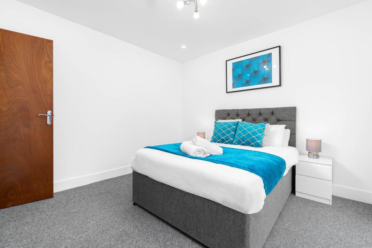 5 Bedroom House - 10 Guests - Multiple Off Street Parking - Garden - Smart Tv - Wifi - Contractors - Families - Groups Birmingham Buitenkant foto